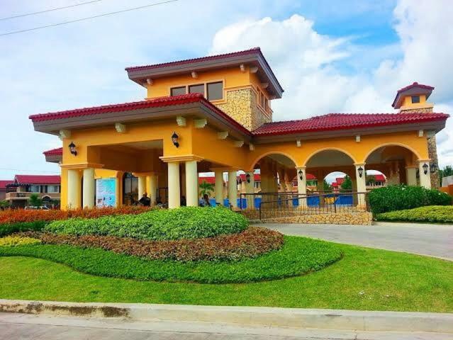 Relaxing Home At Camella Bacolod, Near Airport, Rockwell, Terminals, Famous Resto מראה חיצוני תמונה